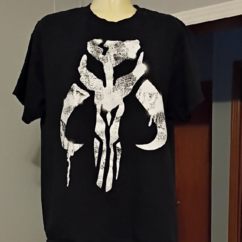 Madolorian Tee